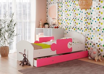 Детская кровать с ящиком и бортиками Мозайка, корпус Белый/фасад Розовый (ламели) в Магадане