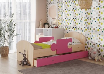 Кровать детская с бортиками и ящиком Мозайка, корпус Млечный дуб/фасад Розовый (ламели) в Магадане