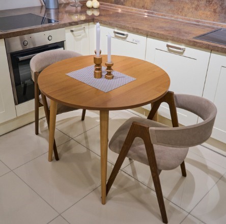 Кухонный стол круглый Шпон Ореха д. 90 см ЛДСП светлый орех в Магадане - изображение 3